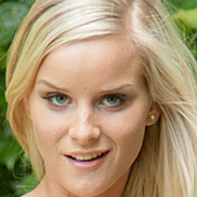 Bio: A slim and sexy blonde with beautiful blue eyes, Marry Queen, hails from the Czech Republic and is currently featured in 28 other nude galleries. She was born on October 20, 1991, and is now here to give you the sensual and erotic performance of your life!